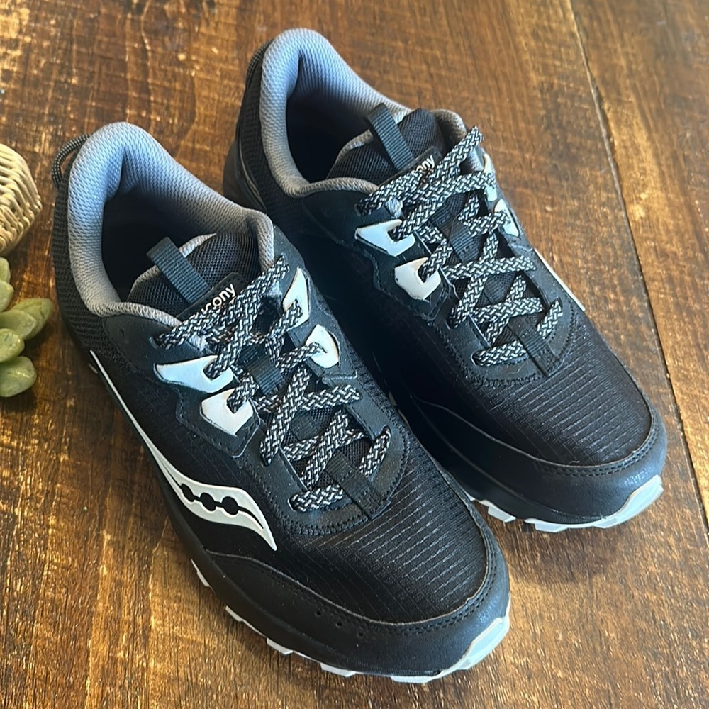 Saucony | Women’s Aura TR Sneakers